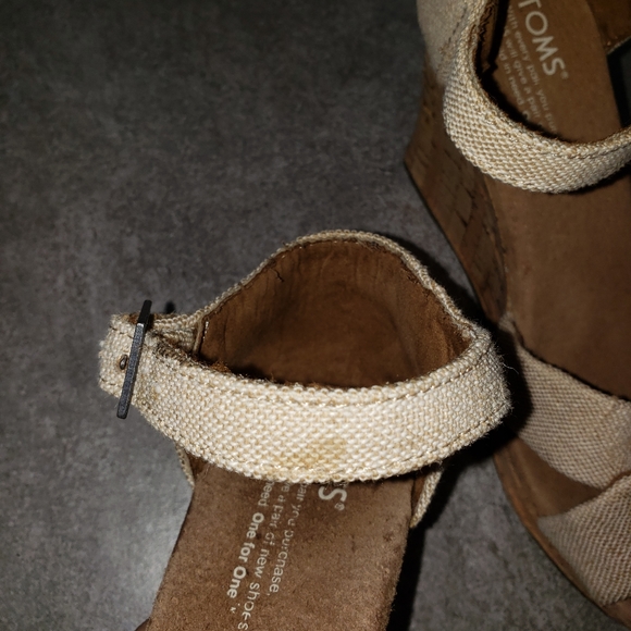 Toms Tan Wedges Size 6.5 - Picture 6 of 6